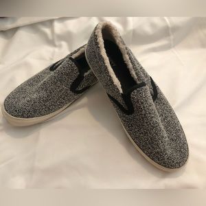 Women’s Old Navy Slip Ons Sherpa Size 8